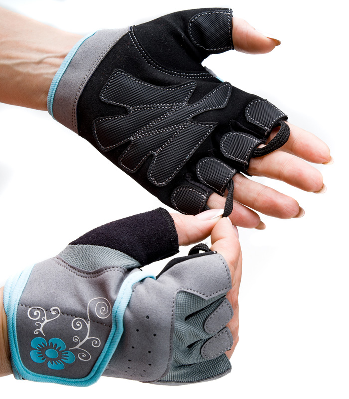 Перчатки для фитнеса X12 - на женской руке